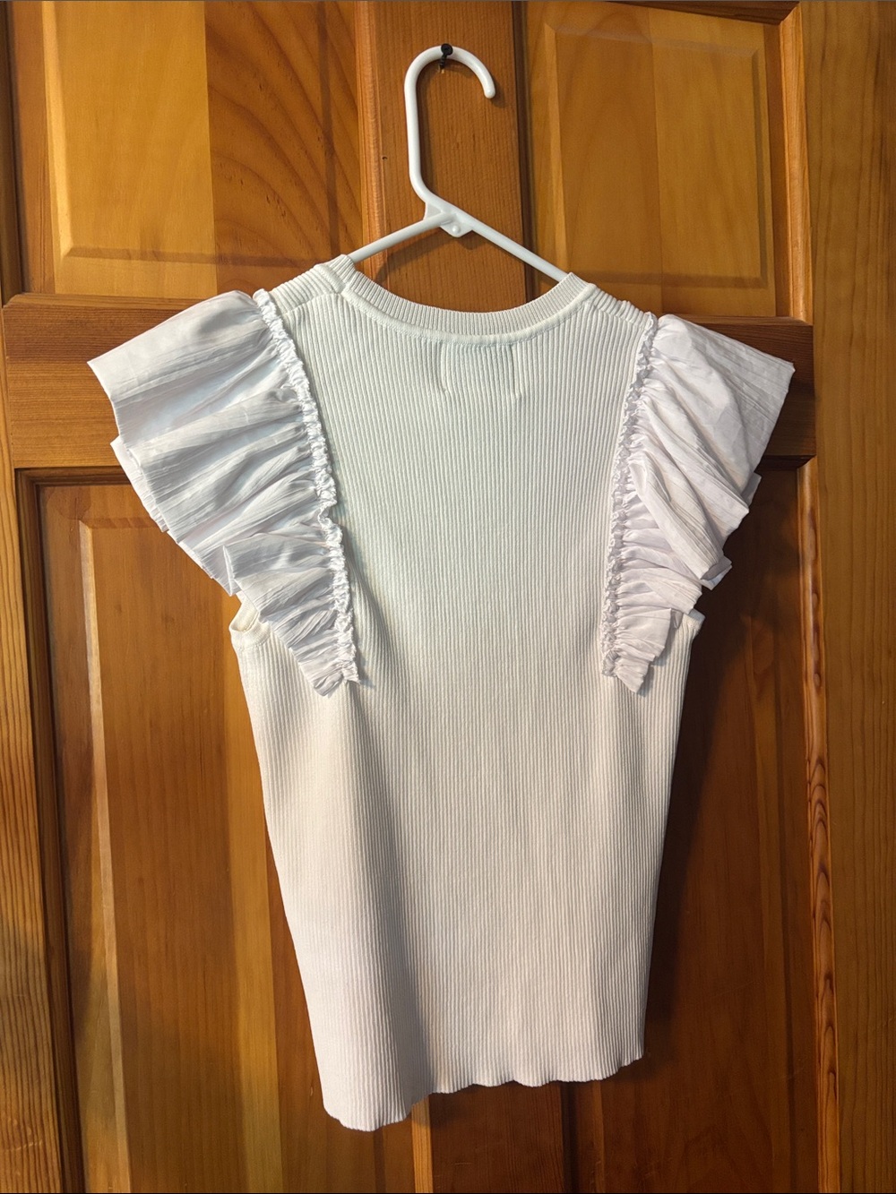 T.J.Maxx White Ruffle Sleeve Ribbed Tank - Picture 2 of 2